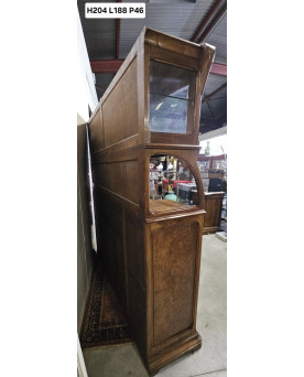 Le village de 58 brocanteurs - D'après Gauthier-Poinsignon : grand buffet a deux corps époque Art Nouveau en noyer et loupe