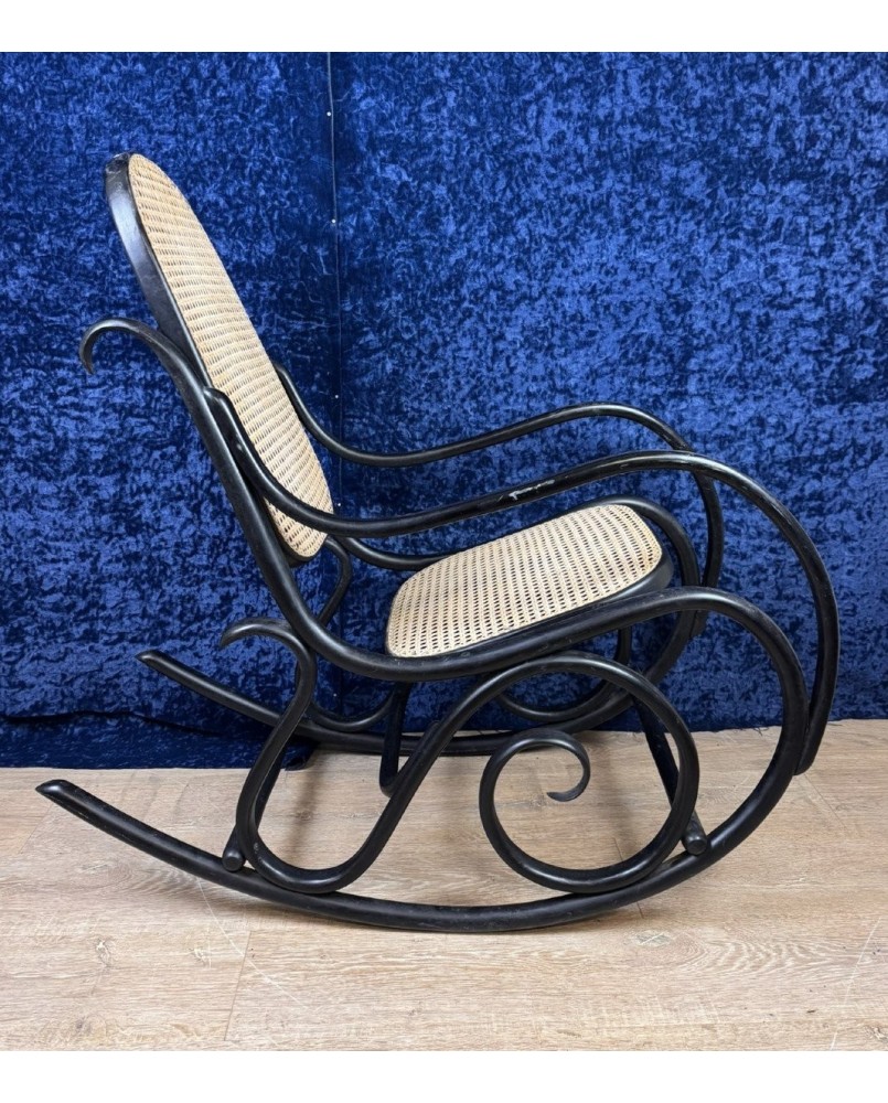 Le village de 58 brocanteurs - FRocking-chair Dans Le Goût De Thonet En Bois Courbé Noirci