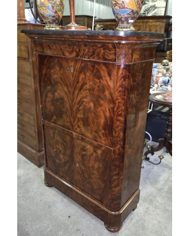 Le village de 58 brocanteurs - Buffet époque Empire en noyer