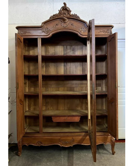 Le village de 58 brocanteurs - Bibliothéque Style Louis XV Rocaille en noyer sculpté
