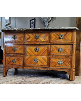 Le village de 58 brocanteurs - Commode epoque Louis XVI en marqueterie de bois précieux