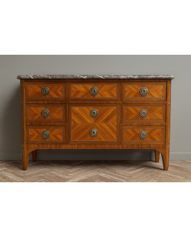 Le village de 58 brocanteurs - Commode epoque Louis XVI en marqueterie de bois précieux