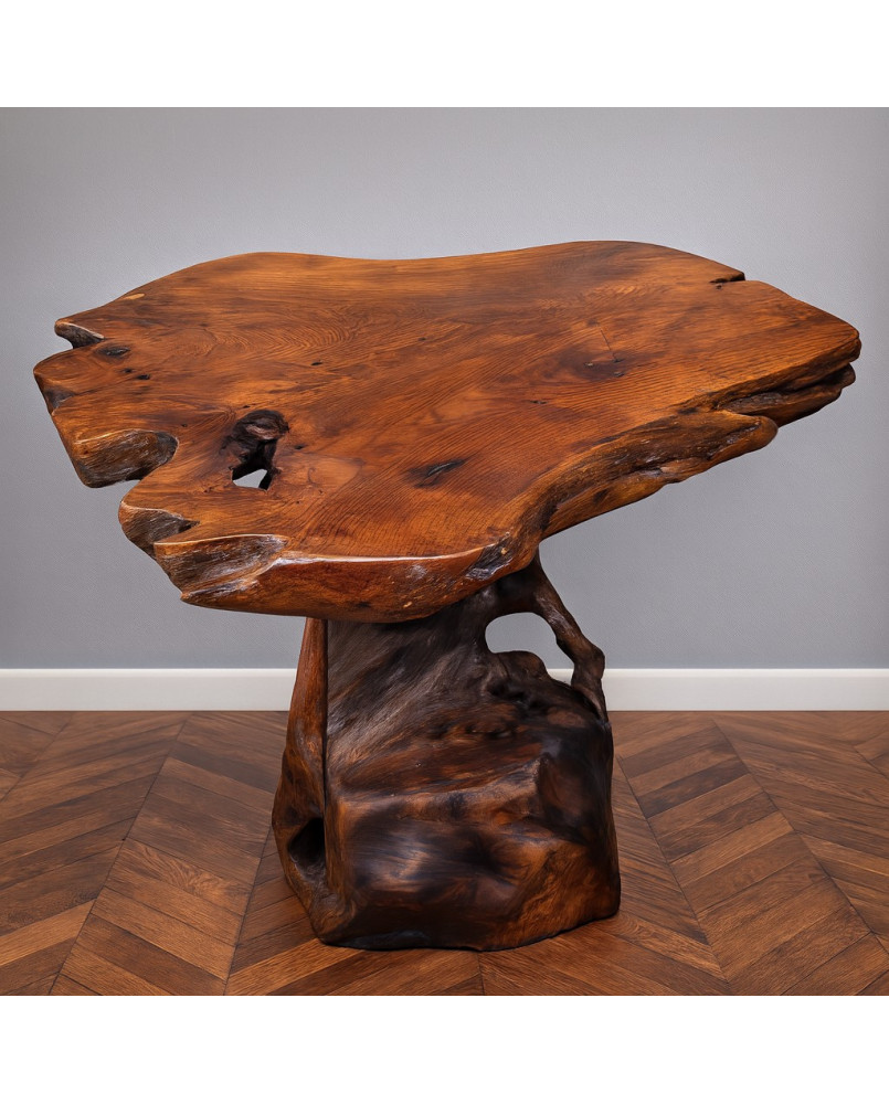 Le village de 58 brocanteurs - Table en bois d'olivier sculpté, réalisée à partir d’une racine