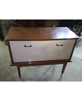Le village de 58 brocanteurs - Buffet époque Empire en noyer