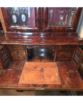 Le village de 58 brocanteurs - Buffet époque Empire en noyer