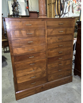 Le village de 58 brocanteurs - Ancien meuble de metier a tiroirs en chene massif époque XIXeme