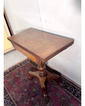 Le village de 58 brocanteurs - Angleterre XIXeme : table a jeux style Charles X en acajou blond