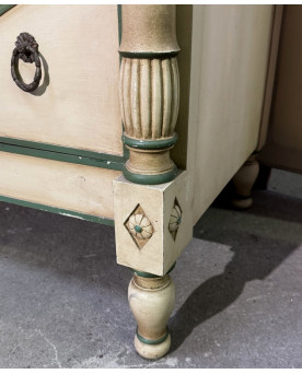 Le village de 58 brocanteurs - Commode style consulat en bois laqué