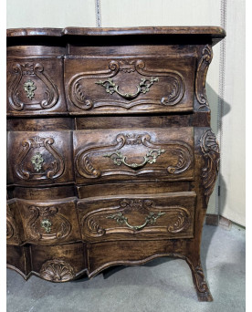 Le village de 58 brocanteurs - Commode tombeau galbée de style louis XV Provençal en bois massif