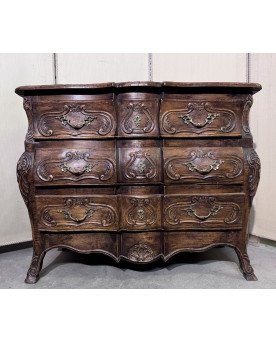 Le village de 58 brocanteurs - Commode tombeau galbée de style louis XV Provençal en bois massif