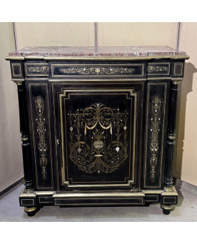 Le village de 58 brocanteurs - Meuble "Boulle" a hauteur d'appui en marqueterie de laiton doré époque Napoléon III