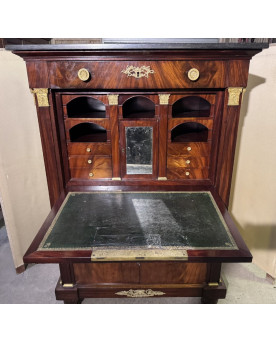 Le village de 58 brocanteurs - Rare secrétaire époque Empire en acajou a quatre colonnes surmontées de chapiteaux en bronze