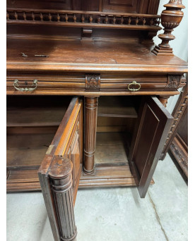 Le village de 58 brocanteurs - Buffet a deux corps style Renaissance en noyer