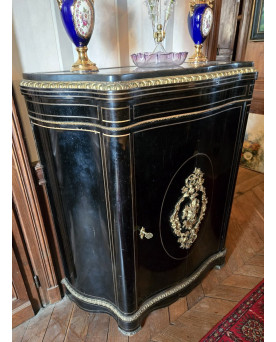 Le village de 58 brocanteurs - Buffet époque Empire en noyer
