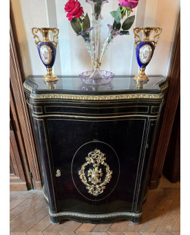 Le village de 58 brocanteurs - Buffet époque Empire en noyer