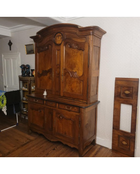 Le village de 58 brocanteurs - Buffet époque Empire en noyer