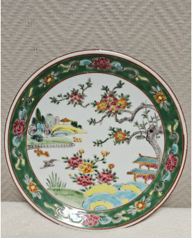 Le village de 58 brocanteurs - Assiette décorative en porcelaine – Décor asiatique polychrome – Motifs floraux et paysage
