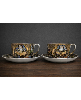 Le village de 58 brocanteurs - Paire de tasses et soucoupes japonaises Satsuma – Décor de personnages, rehauts d’or