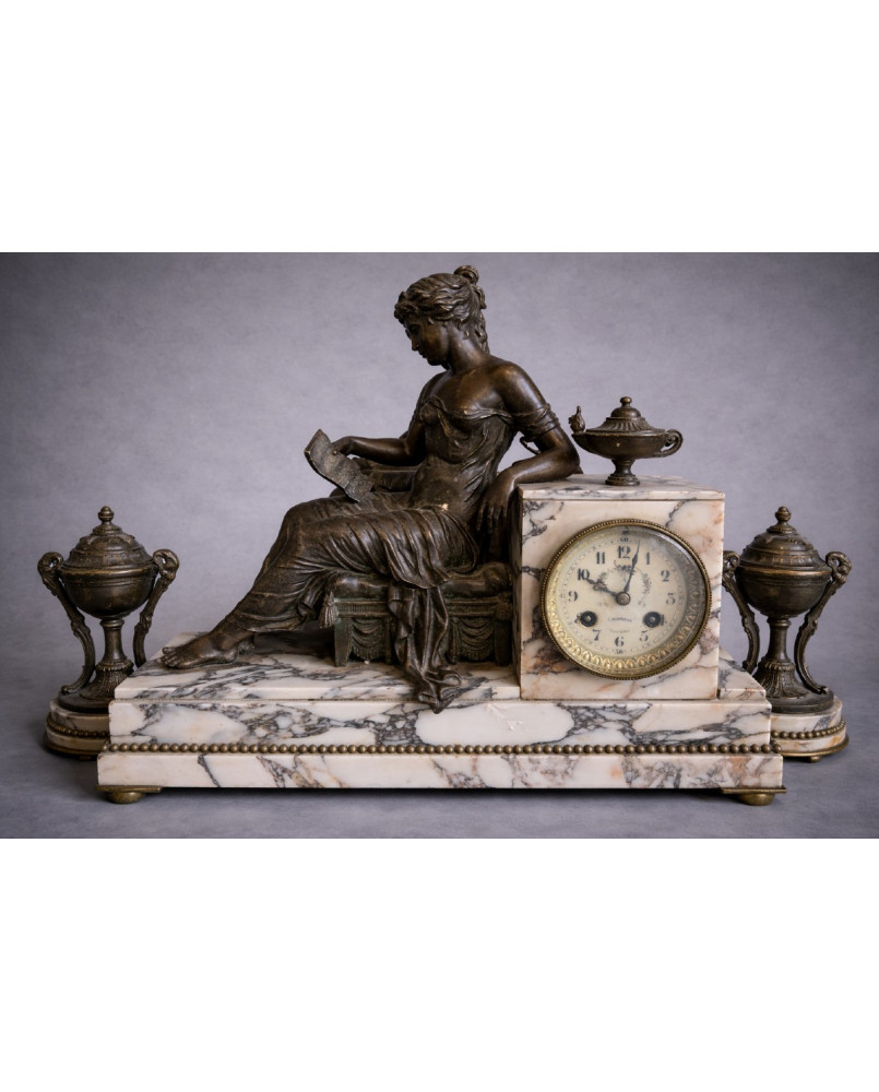 Le village de 58 brocanteurs - Garniture de Pendule de cheminée trois piéces en régule – Époque XIXᵉ siècle