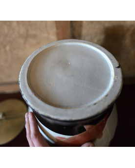 Le village de 58 brocanteurs - Japon XXeme : Vase en porcelaine à décor de carpes Koi
