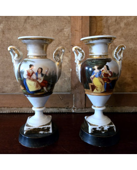 Le village de 58 brocanteurs - Paire de vases balustres Empire en porcelaine de Paris – Décor de paysages
