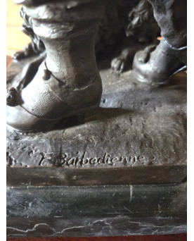 Le village de 58 brocanteurs - Sculpture en bronze – Enfant à la fillette et au chien Époque : XXᵉ siècle
