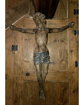 Le village de 58 brocanteurs - Christ en croix (corpus) Époque : XVIIe siècle Bois sculpté et anciennement polychromé