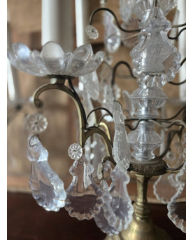 Le village de 58 brocanteurs - Paire de Girandoles en bronze et cristal – Époque XIXᵉ siècle