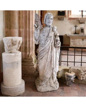 Le village de 58 brocanteurs - Statue monumentale du Christ Bon Pasteur en pierre époque XVIeme siecle