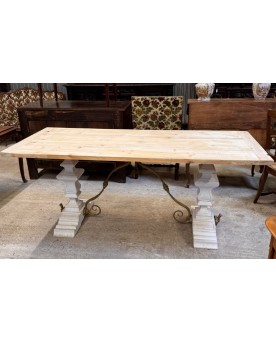 Le village de 58 brocanteurs - Table design industriel avec plateau aérogommé et piétement blanchi