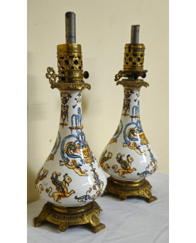 Le village de 58 brocanteurs -  Vitrine Venitienne en bois peint