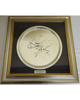 Le village de 58 brocanteurs - Œuvre de Salvador Dalí – “Atletica” – Assiette sérigraphiée encadrée avec certificat