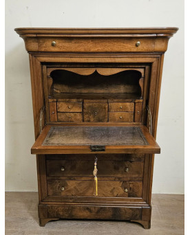 Le village de 58 brocanteurs - Secrétaire époque Louis Philippe – a doucine - en noyer - XIXeme