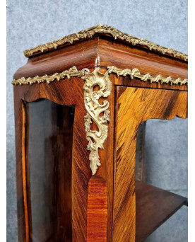 Le village de 58 brocanteurs -  Vitrine Venitienne en bois peint