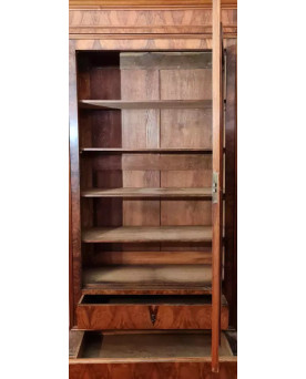 Le village de 58 brocanteurs -  Vitrine Venitienne en bois peint