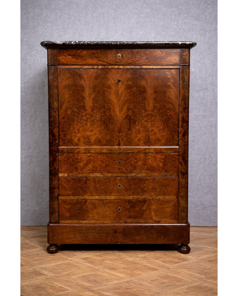 Le village de 58 brocanteurs -  Vitrine Venitienne en bois peint