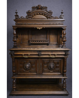 Le village de 58 brocanteurs - Buffet-desserte ancien en noyer massif – style Renaissance / XIXeme