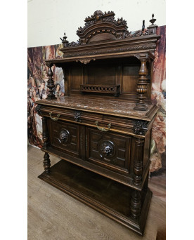 Le village de 58 brocanteurs - Buffet-desserte ancien en noyer massif – style Renaissance / XIXeme