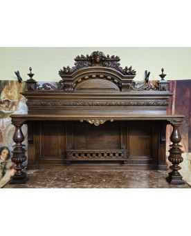 Le village de 58 brocanteurs - Buffet-desserte ancien en noyer massif – style Renaissance / XIXeme