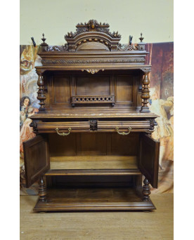 Le village de 58 brocanteurs - Buffet-desserte ancien en noyer massif – style Renaissance / XIXeme