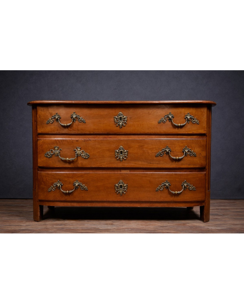 Le village de 58 brocanteurs - Commode ancienne galbée en bois massif – époque Louis XIV / Louis XV - XVIIIeme siecle
