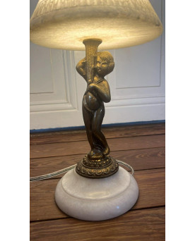 Le village de 58 brocanteurs - Lampe de table ancienne en régule et albâtre – style Art déco