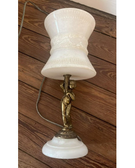 Le village de 58 brocanteurs - Lampe de table ancienne en régule et albâtre – style Art déco