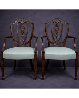 Le village de 58 brocanteurs - Paire de fauteuils en bois sculpté – Style néoclassique / début XIXe