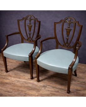 Le village de 58 brocanteurs - Paire de fauteuils en bois sculpté – Style néoclassique / début XIXe