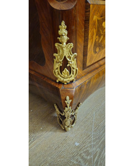 Le village de 58 brocanteurs - Secrétaire époque XIXeme / marqueterie de bois nobles – Style Louis XV