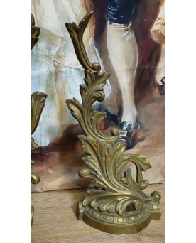 Le village de 58 brocanteurs - Paire de chenets / ornements décoratifs en bronze – Style Louis XV / Rocaille