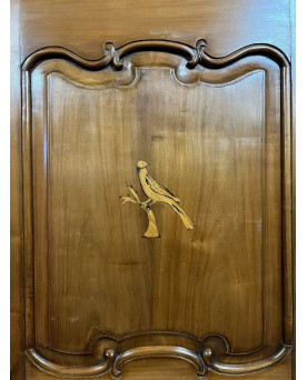 Le village de 58 brocanteurs - Armoire bonnetière ancienne en merisier et marquéterie – Style Louis XIV