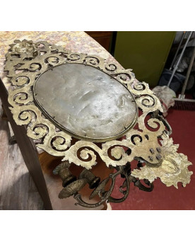 Le village de 58 brocanteurs - Paire de miroirs muraux anciens en bronze – Style baroque, avec bougeoirs intégrés
