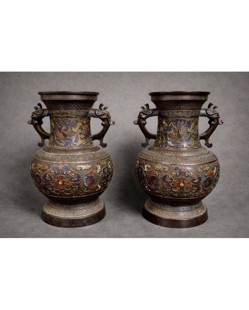 Le village de 58 brocanteurs - Paire de vases en bronze cloisonné à décor de phénix – Asie, fin XIXe